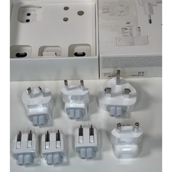 World Travel Adapter Kit, White, OS, 81-20 - Picture 4 of 8